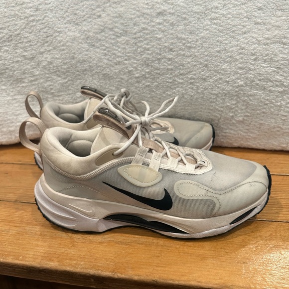 Nike Spark Women’s Shoes Phantom/Dark Smoke Grey/Sanddrift/White/Black - Sz 7.5 - Picture 3 of 7